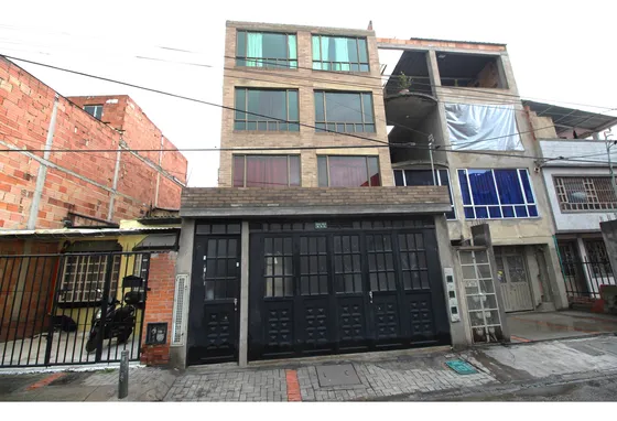 Se Vende Edificio De 5 Plantas En El Sector De Suba Salitre, Bogotá (16101).