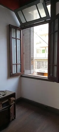 Ph En Venta - 5 Dormitorios 2 Baños - 137mts2 - Flores