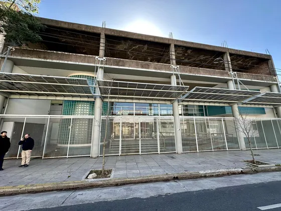 Edificio Comercial En Floresta Ex Clínica Médica.
