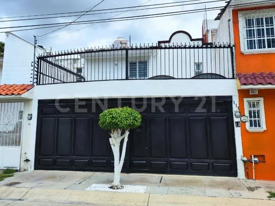 Venta De Casa En Fraccionamiento La Alameda, León, Guanajuato