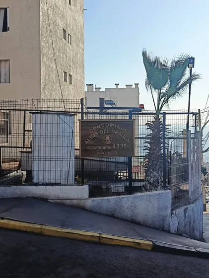 Condominio Altos Del Dragón / Los Algarrobos