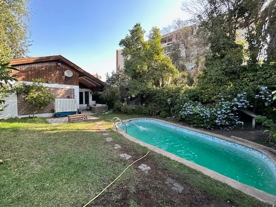 Linda Casa En Venta Isabel La Católica/manquehue 4d + Serv.