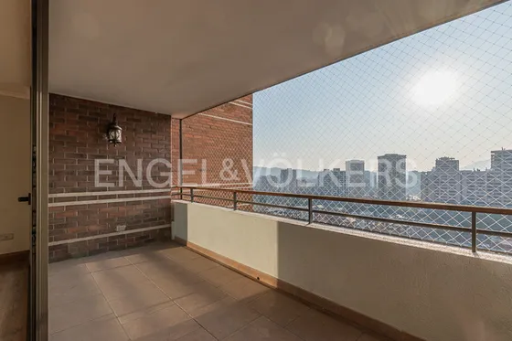 Cómodo Departamento Con Estupenda Vista