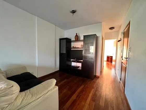 Departamento 2 Ambientes, Al Frente, En Alquiler En La Plata Centro