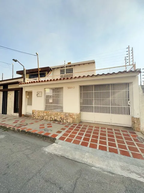 Inmocity Inmobiliaria Vende Comoda Casa Urb Andres Bello Maracay