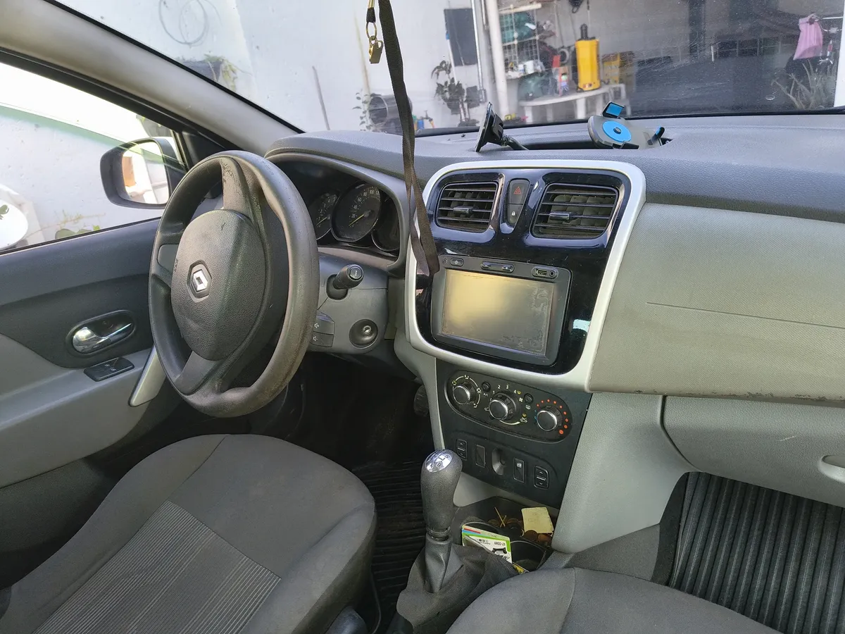 renault-logan-1.6-expression-hi-power-4p-402854361747302403