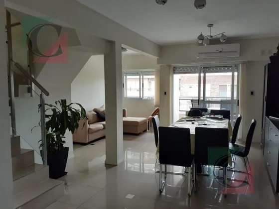 Departamento 5 Ambientes Con Balcon  - Lanús Centro