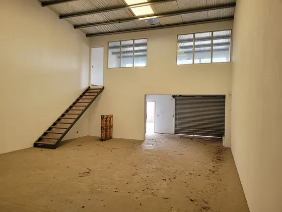 Depositos Alquiler 134 M2  Polo 21  Pontevedra Merlo