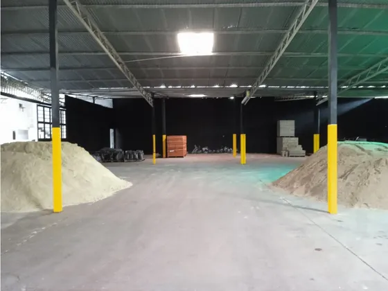 Local En Venta 790m2 En El Km 25 De La Panamericana Los Teques