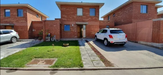 Se Vende Casa De 114 M2. En Sub Condominio Valle Araucarias