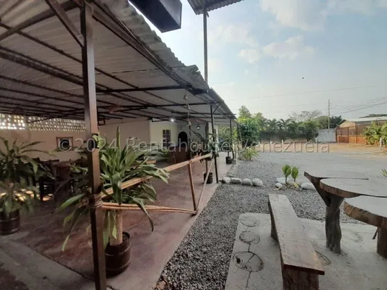 Se Alquila Local Comercial B4b7bab Ideal Para Expendio De Alimentos, Ubicado En La Ruta Gastronomica Del Placer Cabudare,espacio Amplio Para Estacionar Y Acondicionar A Gusto Y Necesidades, Dennymar 