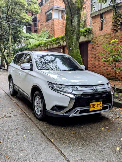 Mitsubishi Outlander Kaiteki Lx 2400cc 7psj
