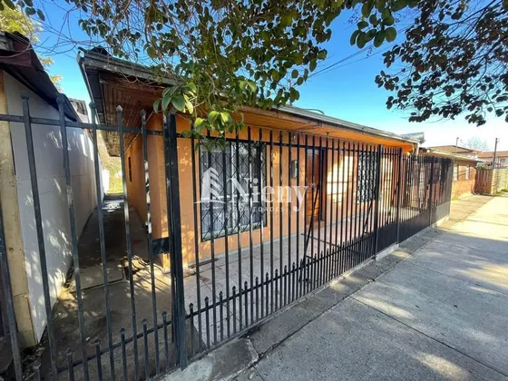 Casa En Venta De 3 Dorm. En Machalí