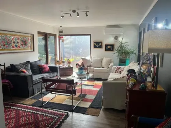 Casa En Venta De 5 Dorm. En Chillán