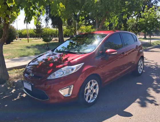 Ford Fiesta Kinetic 1.6 Titanium 120cv