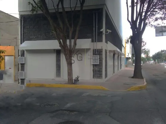 Local En Renta En Calle 2, Miguel Hidalgo, Cdmx.