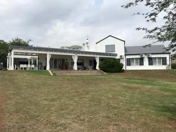 Venta Casa 5 Dormitorios Villa Allende Golf