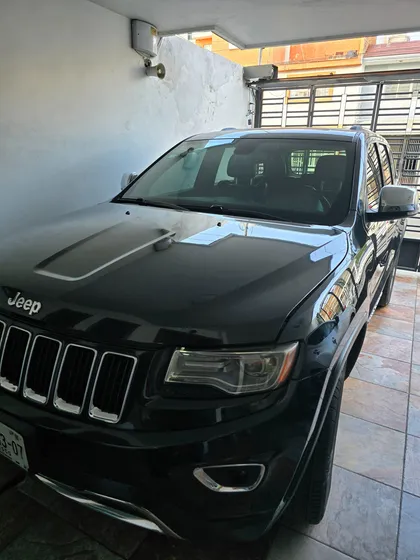 Jeep Grand Cherokee 5.7 Limited Lujo 4x2 Mt