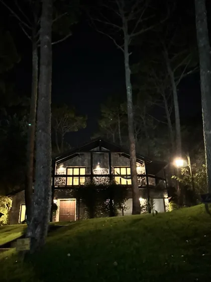 Casa En Alquiler O Venta En Cariló Coihue 400