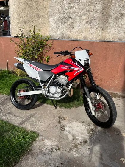 La Moto Esta Impecable Tiene Todo Nuevo, Nada Para Hacerle