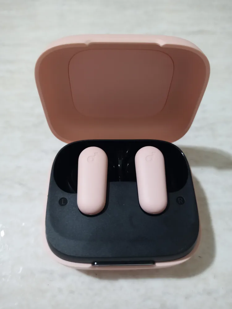 Fone Soundcore P30i em uso por cliente