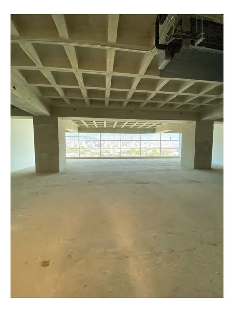 Oficina En Alquiler De 200 M2-urb. Las Mercedes