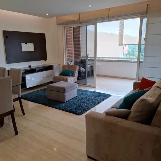 Bello E Impecable Apartamento Remodelado !