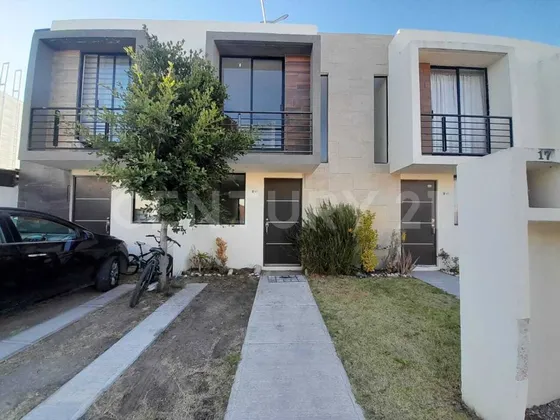 Casa En Venta, Strata Residencial