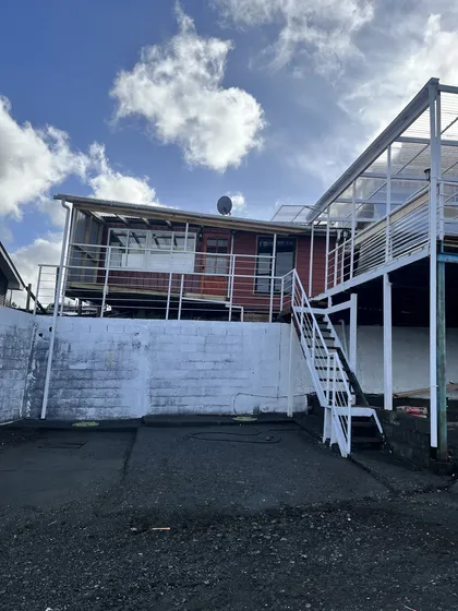 Vendo Casa Grande Con 3 Dormitorios. 2 Baños, Cocina Comedor