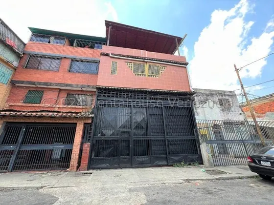 Jg Cod Flex 25-2111 Se Alquila Estupendo Galpon-local Comercial En El Cementerio Negociable