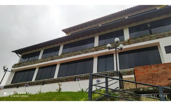 Casa De Tres Niveles Sector Privado En Urb Pan De Azucar Carrizal 
