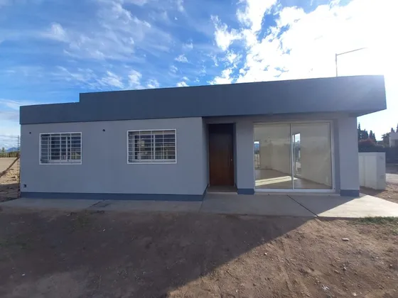 Casa En Pozo 2 Dorm B° Rincon Del Syrah, Rivadavia