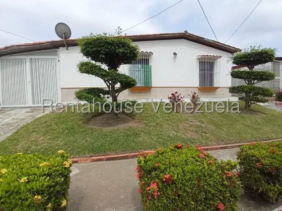 Rosa Rodríguez Vende Casa En Urb. El Valle, Cabudare Mls #25-7456