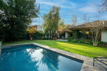 Casa En Venta De 5 Dorm. En Vitacura Casa En Venta De 5 Dorm. En Vitacura