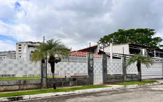 Casa Amoblada En Alquiler: Valle De Camoruco Valencia