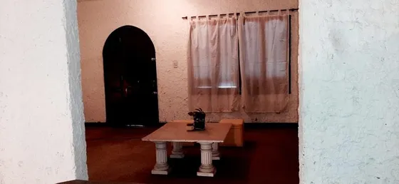 Casa En Venta - 3 Dormitorios 2 Baños - Cochera - 250mts2 - Tres De Febrero