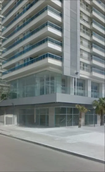 Venta Local Comercial Buceo: Rivera Y Comercio