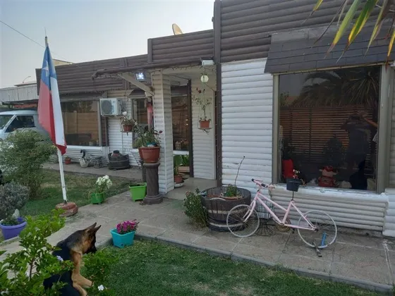 Parcela Con Casa Familiar, 3 Dormitorios Amplios, 2 Baños, C