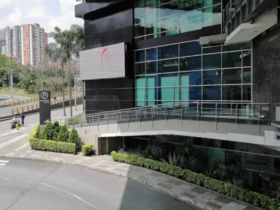 Local En Venta En El Poblado. Cod V11929