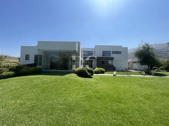 Venta 5 Dorm. En Brisas De Chicureo Club De Golf Colina