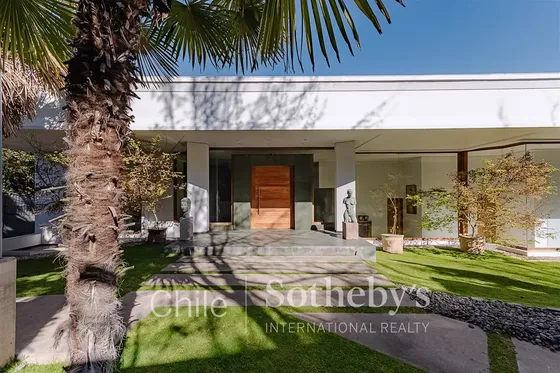 Casa En Venta De 7 Dorm. En Lo Barnechea