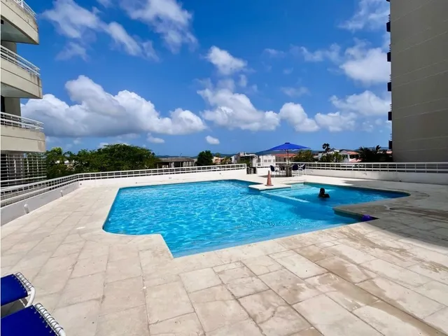 Apartamento En Venta En Higuerote 2h/2b/1p/1m (ig)