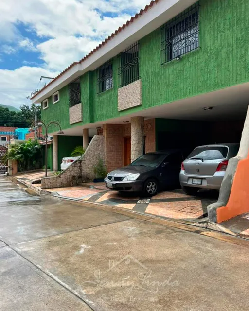 Venta Tonwhouse Urb. Barrio Sucre, Conjunto Privado, Maracay, Aragua