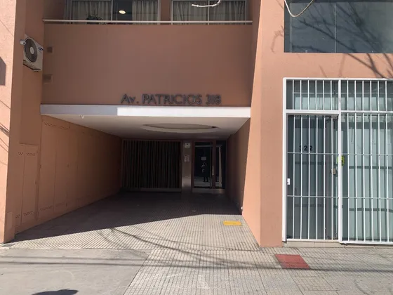 Cochera Barracas Av Patricios 318 Excelente Ingeso Auto /camioneta Cochera 3
