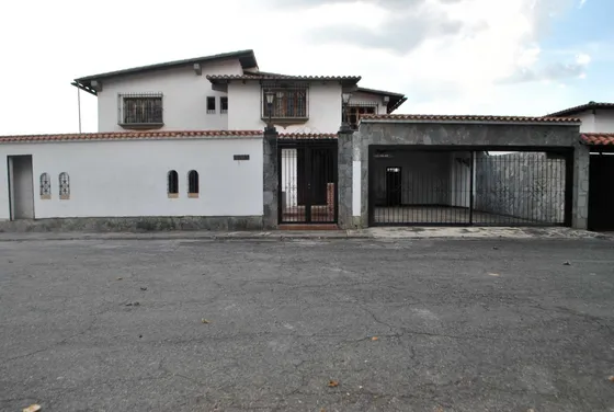 En Venta Casa En Macaracuay En Av. Topo Murachi