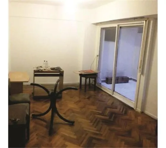 2 Amb. En Planta Baja Con Patio Flores