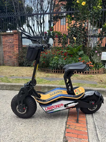 Patineta Velocifero 2000, Italiana, Representada Por Auteco