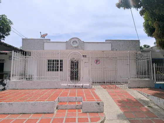 Venta De Casa Cerca A Estación Transmetro De La 8