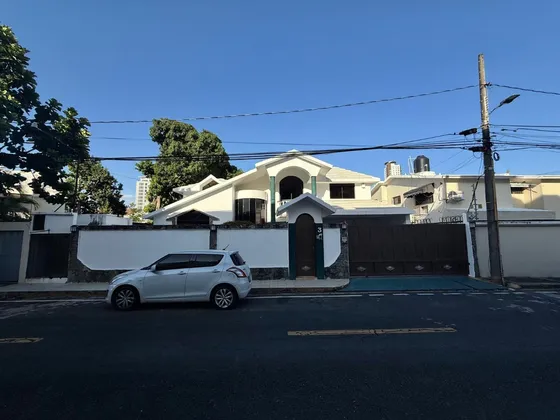 For Rent Casa En Bella Vista Sur Cerca Del Parque Mirador Consta De 3 Habitaciones Y 4 Parqueos, Solo Cliente, No Broker 