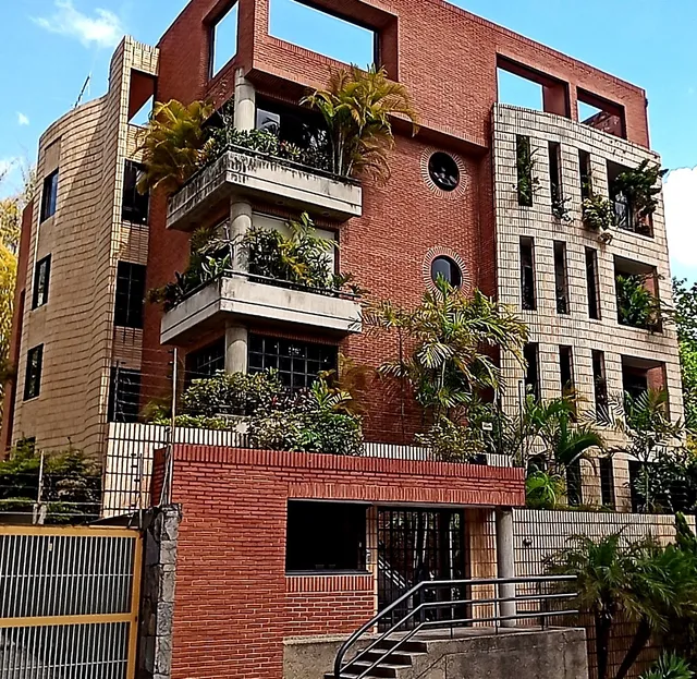 Venta Apto De Lujo En La Urb. Miranda  300 Mts2